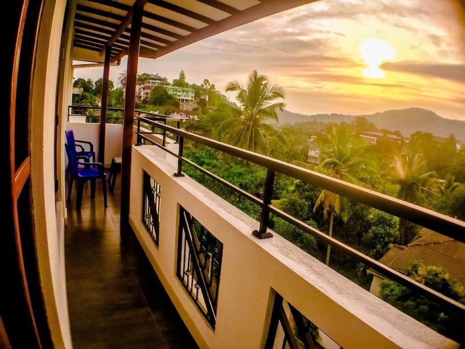 Saru Holiday Apartment - Upto 6 Guests Kandy Exterior foto