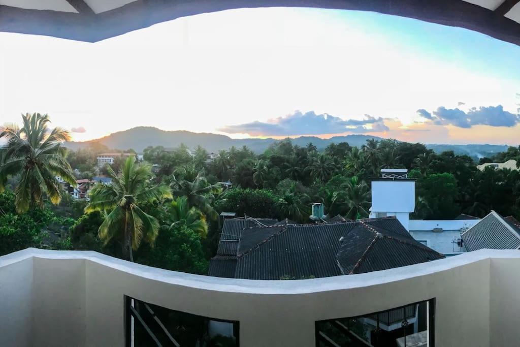 Saru Holiday Apartment - Upto 6 Guests Kandy Exterior foto